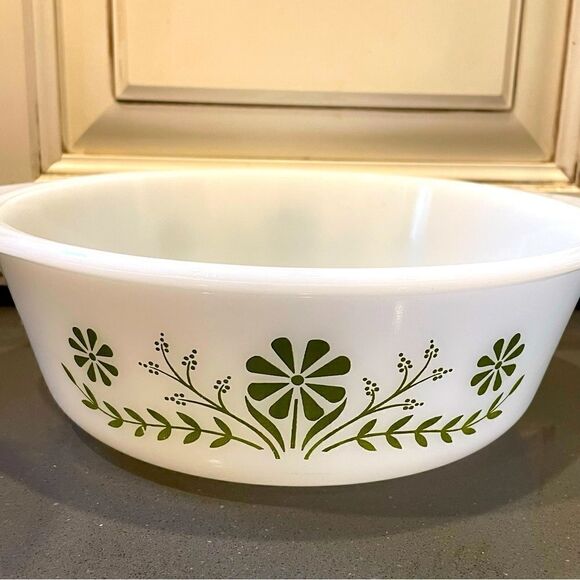 Vintage Glasbake Green Daisy Casserole Dish wLid, Milk Glass - Picture 1 of 4